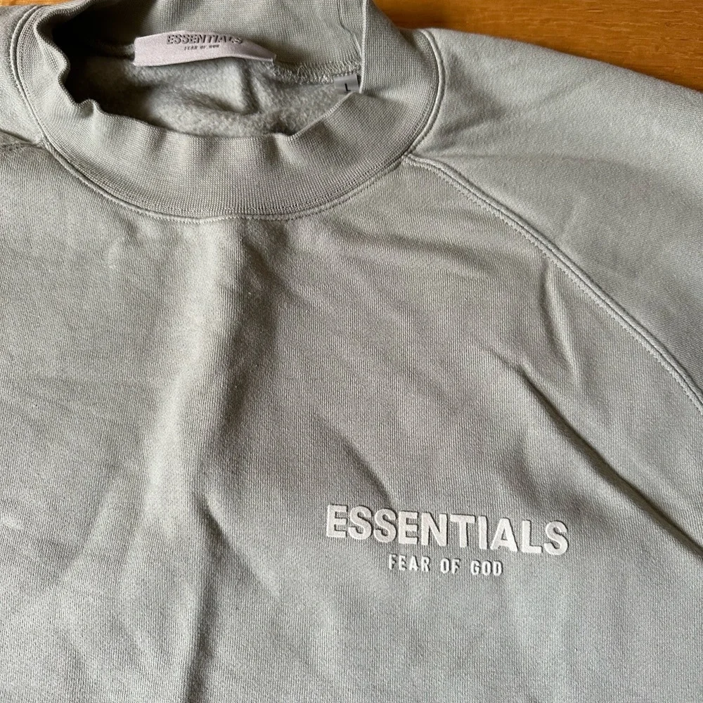 Essential crew neck - Picture 4 of 6